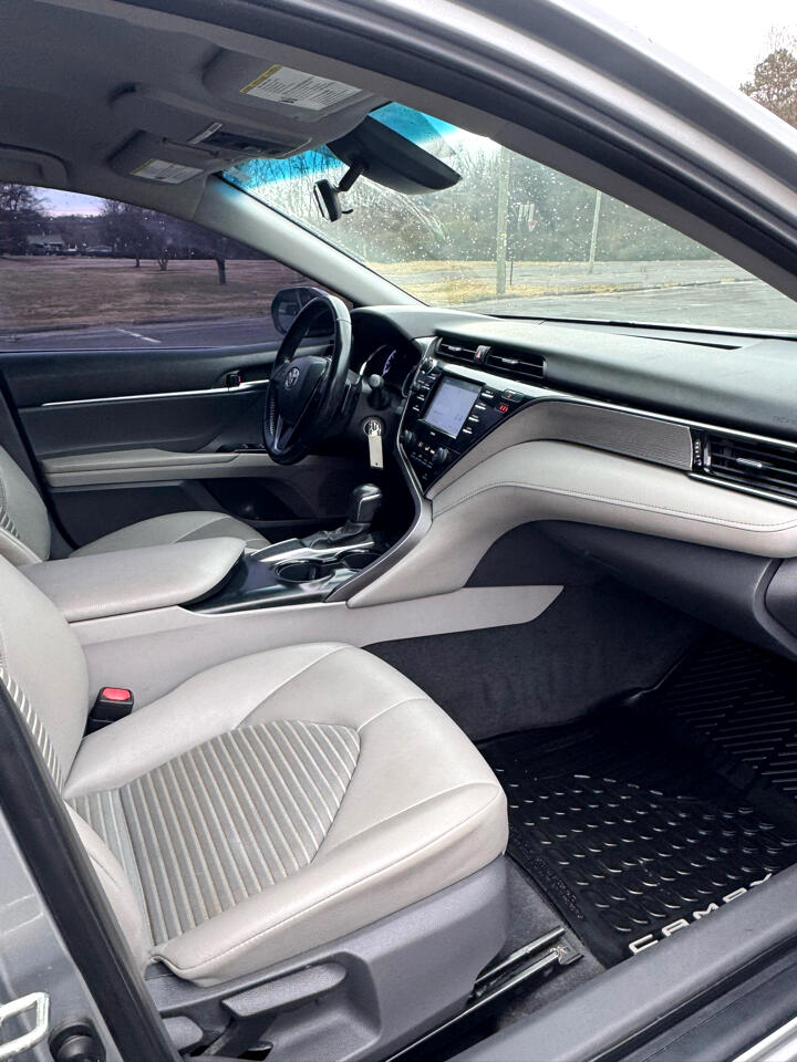 Toyota Camry SE 2020