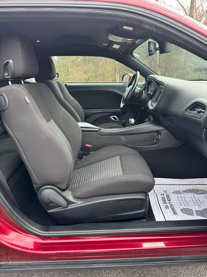 Dodge Challenger SXT 2021