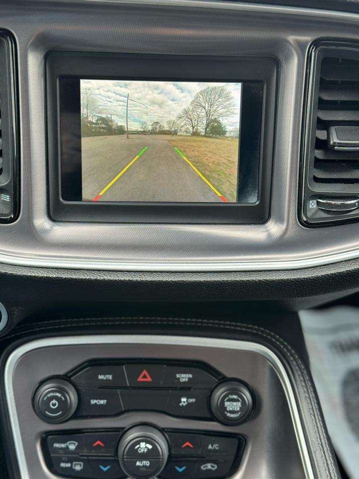 Dodge Challenger SXT 2021