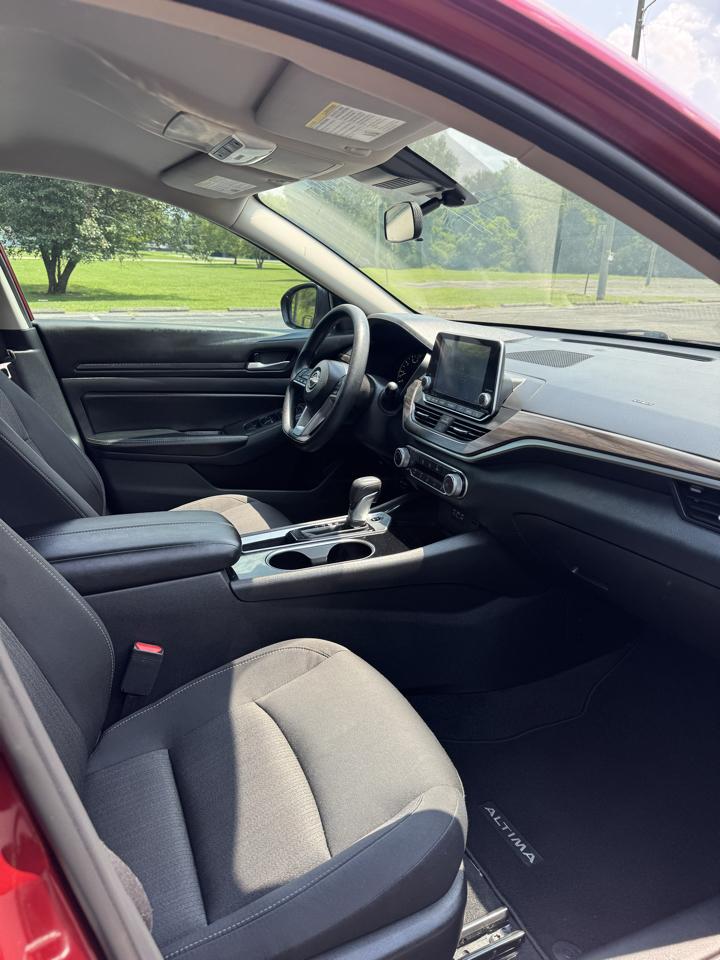 Nissan Altima 2.5 SV 2024