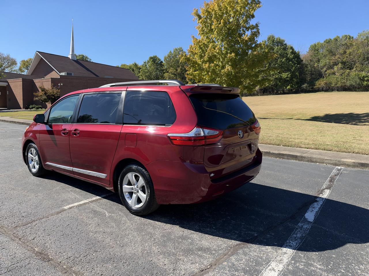 Toyota Sienna LE 8-Passenger 2017