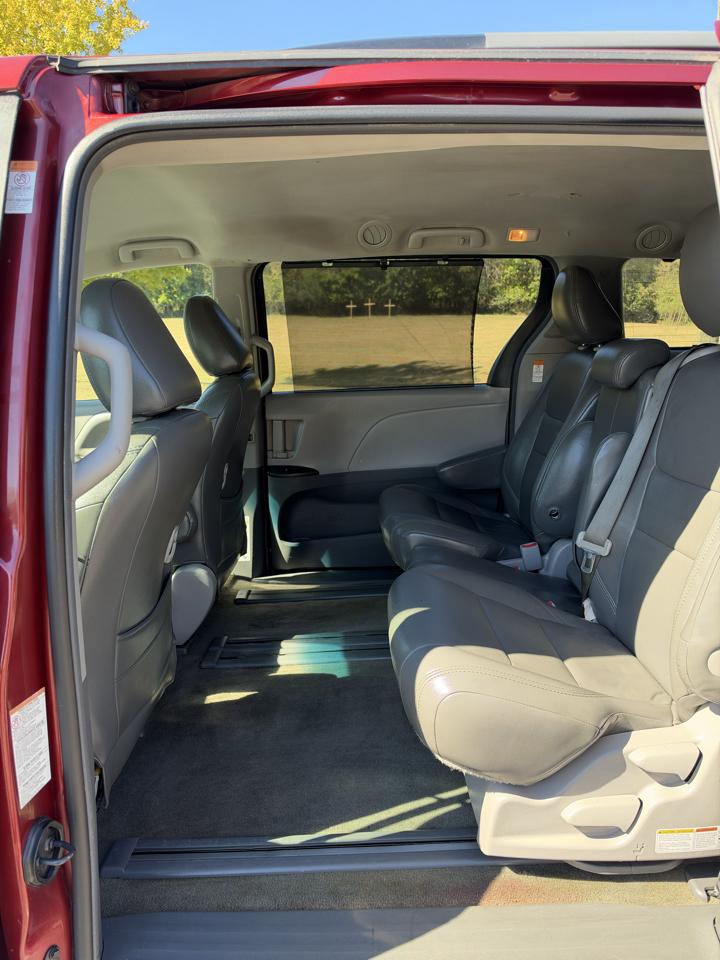 Toyota Sienna LE 8-Passenger 2017