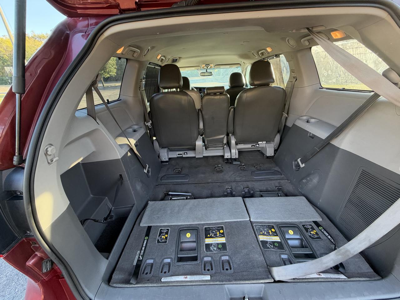 Toyota Sienna LE 8-Passenger 2017