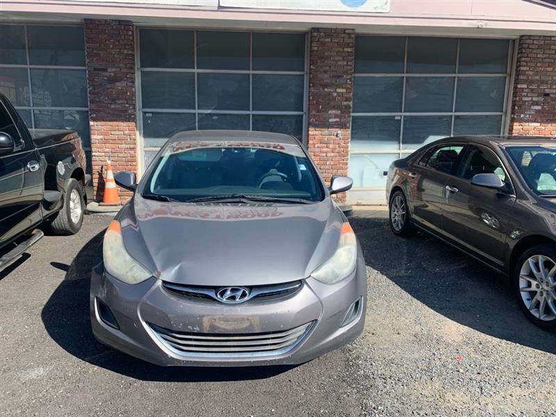 Hyundai Elantra  2013