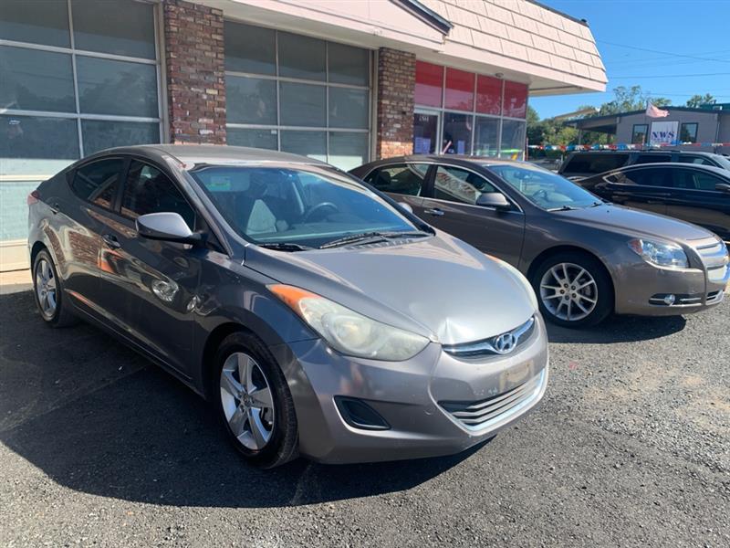 Hyundai Elantra  2013