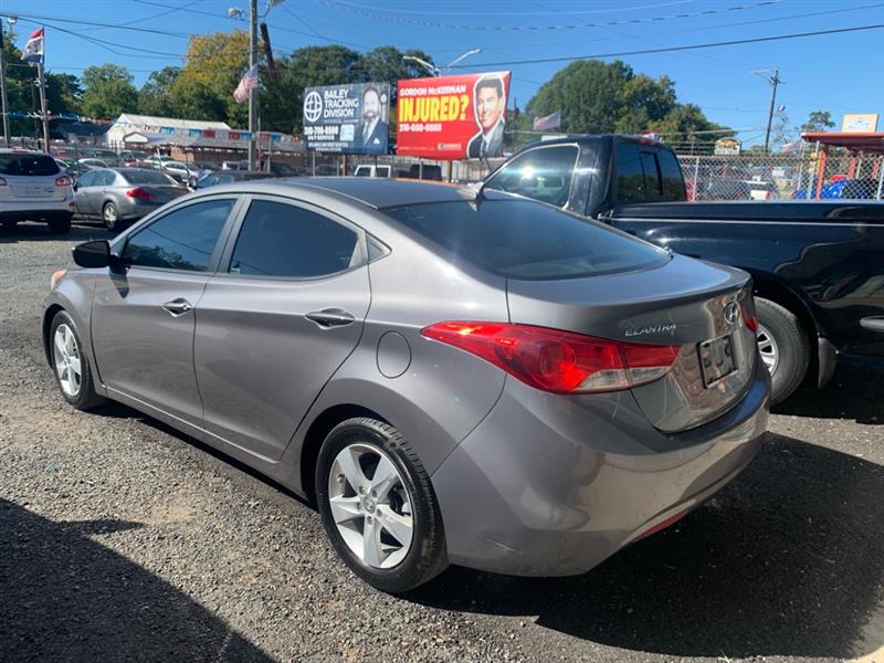 Hyundai Elantra  2013