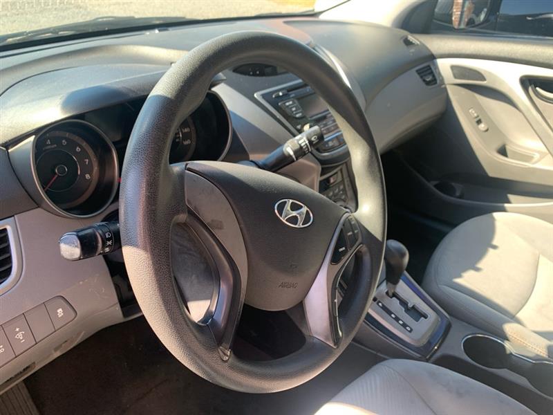 Hyundai Elantra  2013