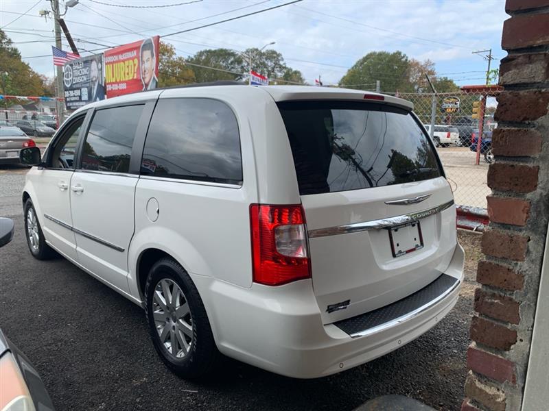 Chrysler Town & Country  2011