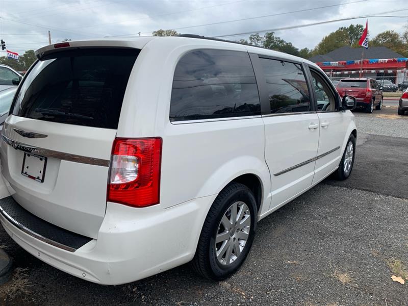 Chrysler Town & Country  2011