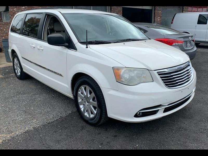 2011 Chrysler Town & Country TOURING L