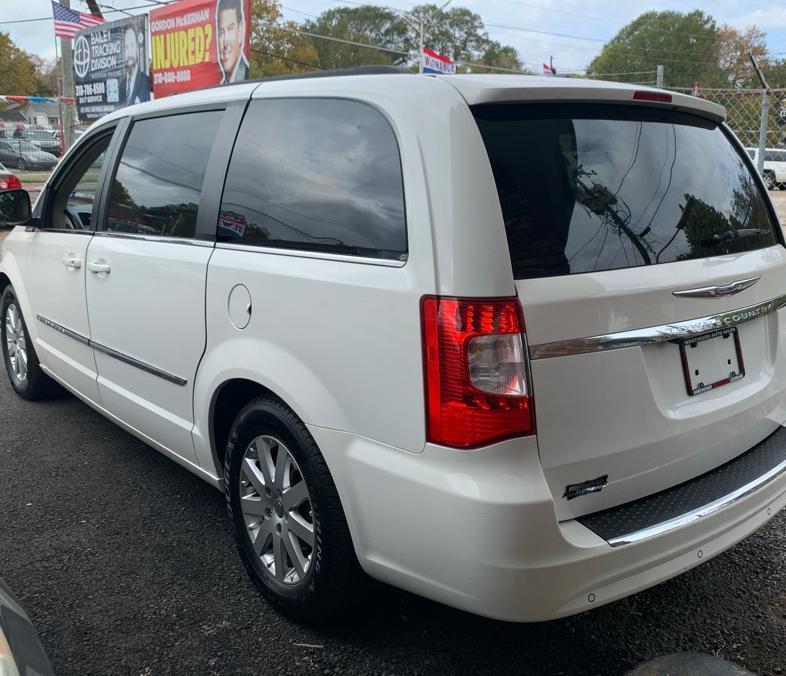 Chrysler Town & Country  2011