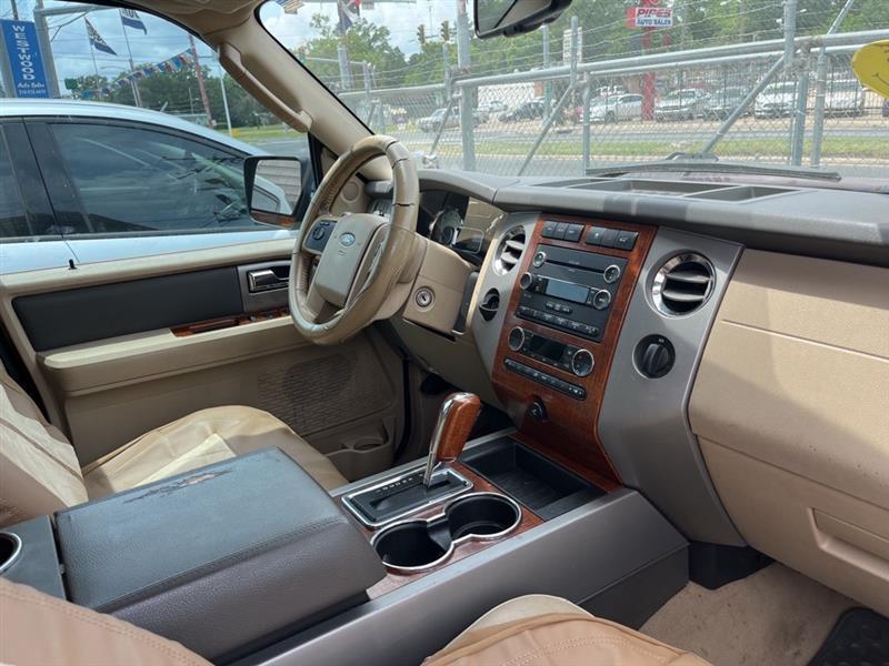 Ford Expedition  2010