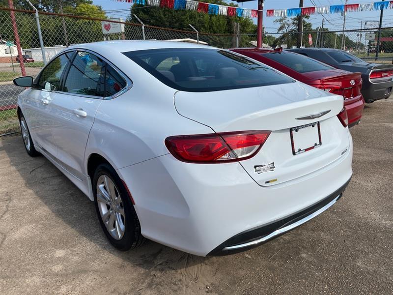 Chrysler 200  2015