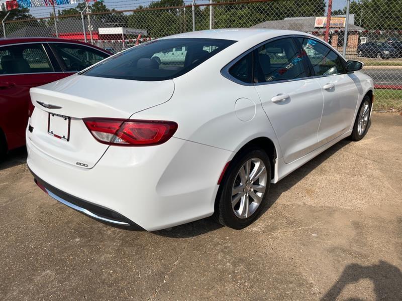 Chrysler 200  2015