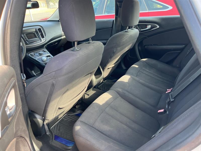 Chrysler 200  2015