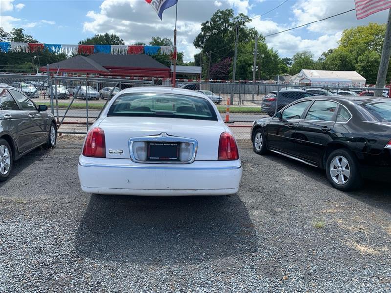 Lincoln Town Car  2001