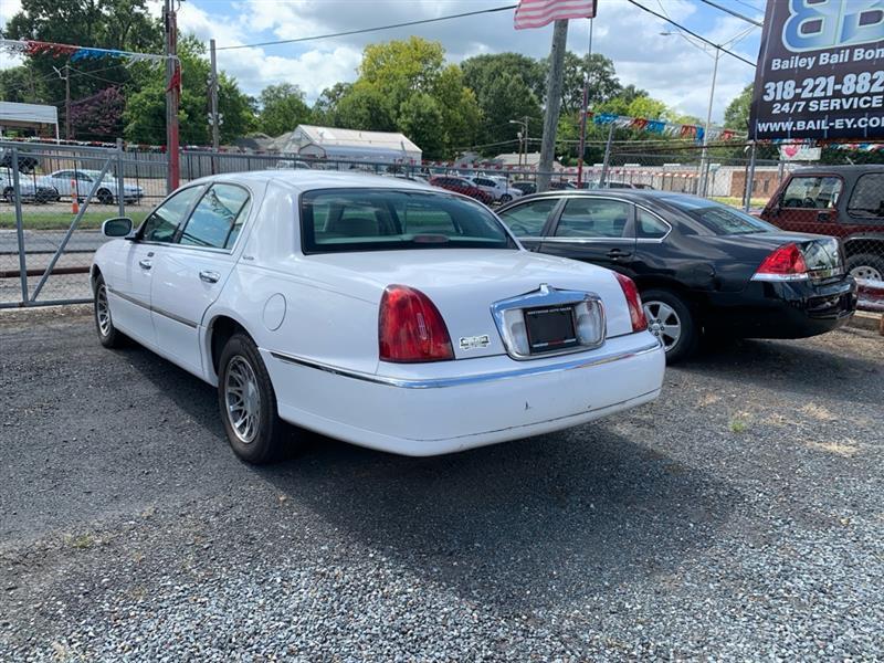 Lincoln Town Car  2001