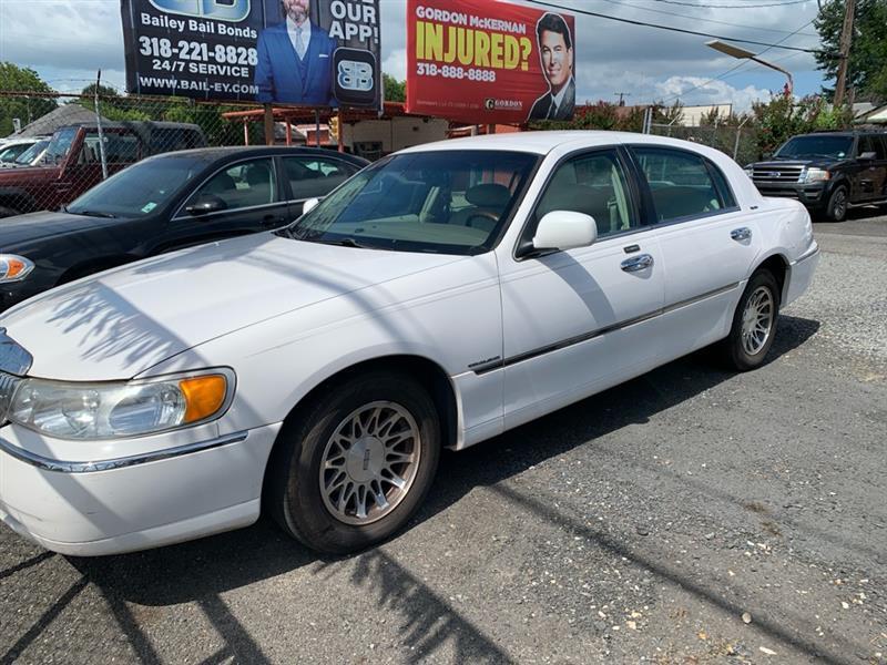 Lincoln Town Car  2001