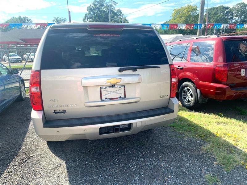 Chevrolet Suburban  2012