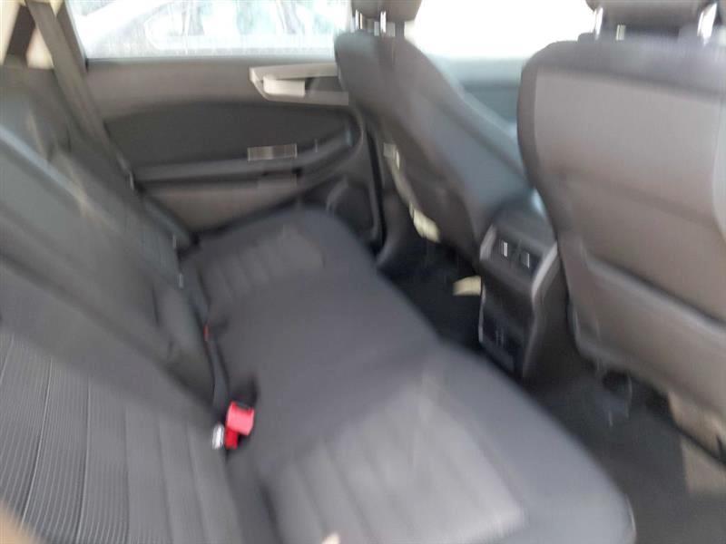 Ford Edge photo 9
