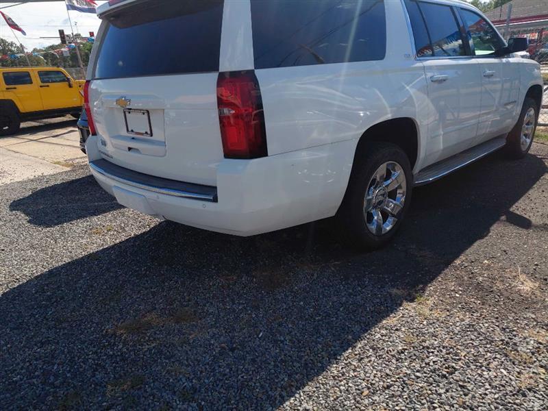 Chevrolet Suburban  2015