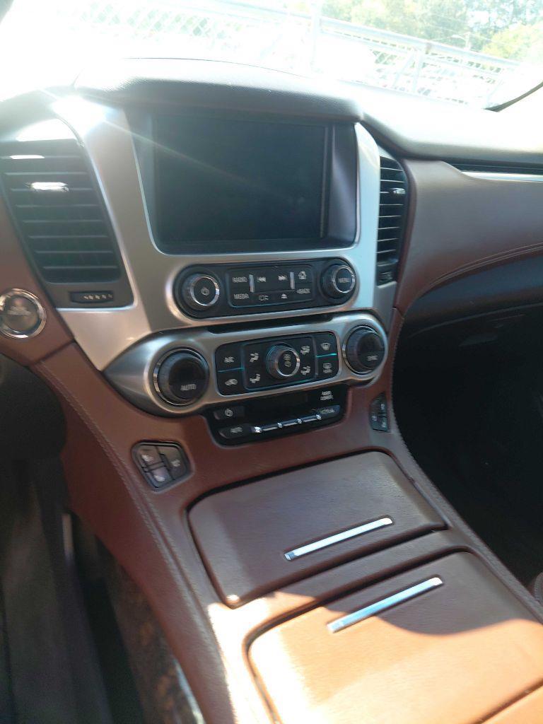 Chevrolet Suburban  2015