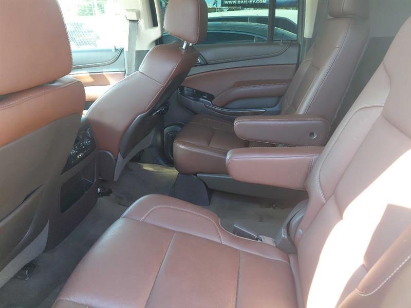 Chevrolet Suburban  2015
