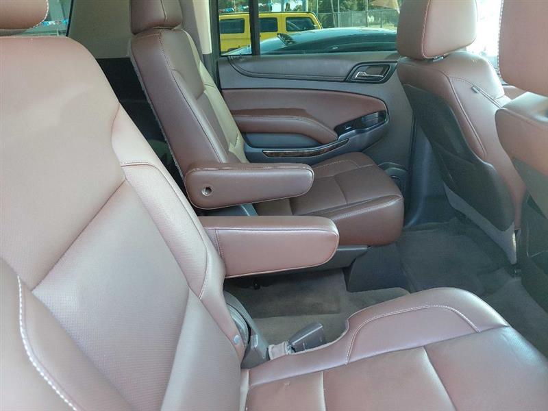 Chevrolet Suburban  2015