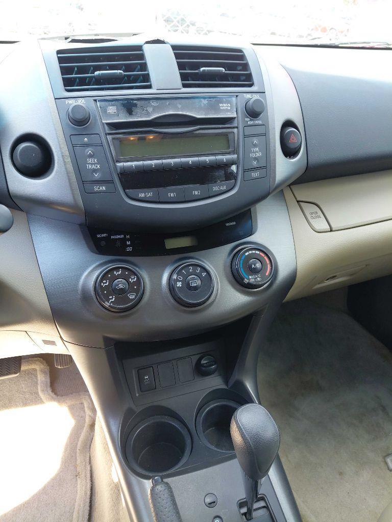 Toyota RAV4  2010