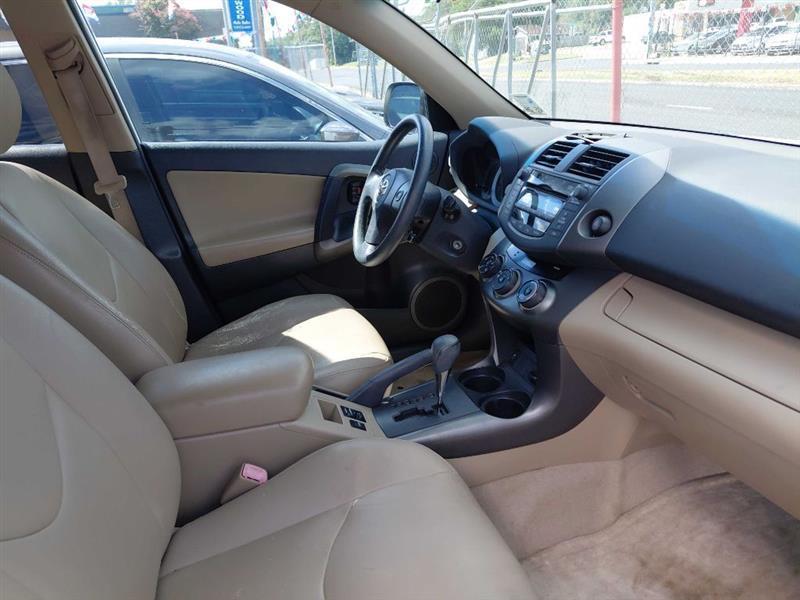 Toyota RAV4  2010