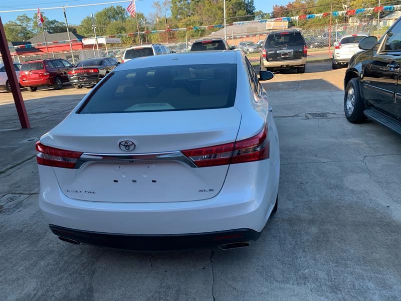Toyota Avalon  2013