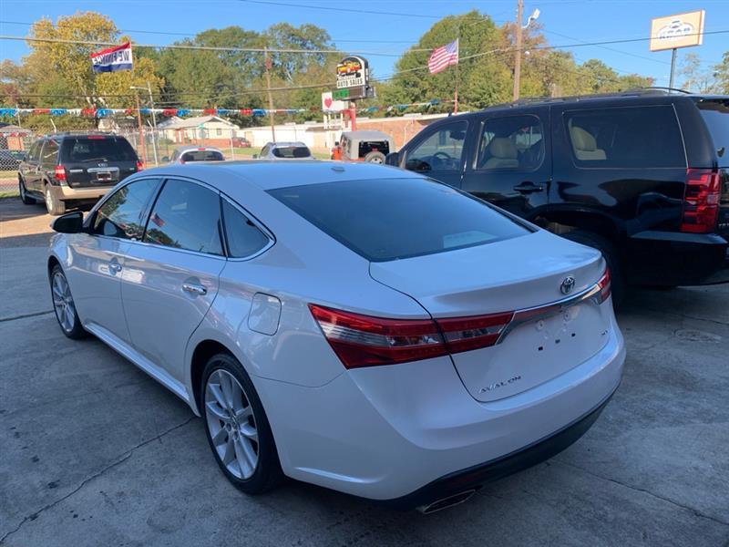 Toyota Avalon  2013