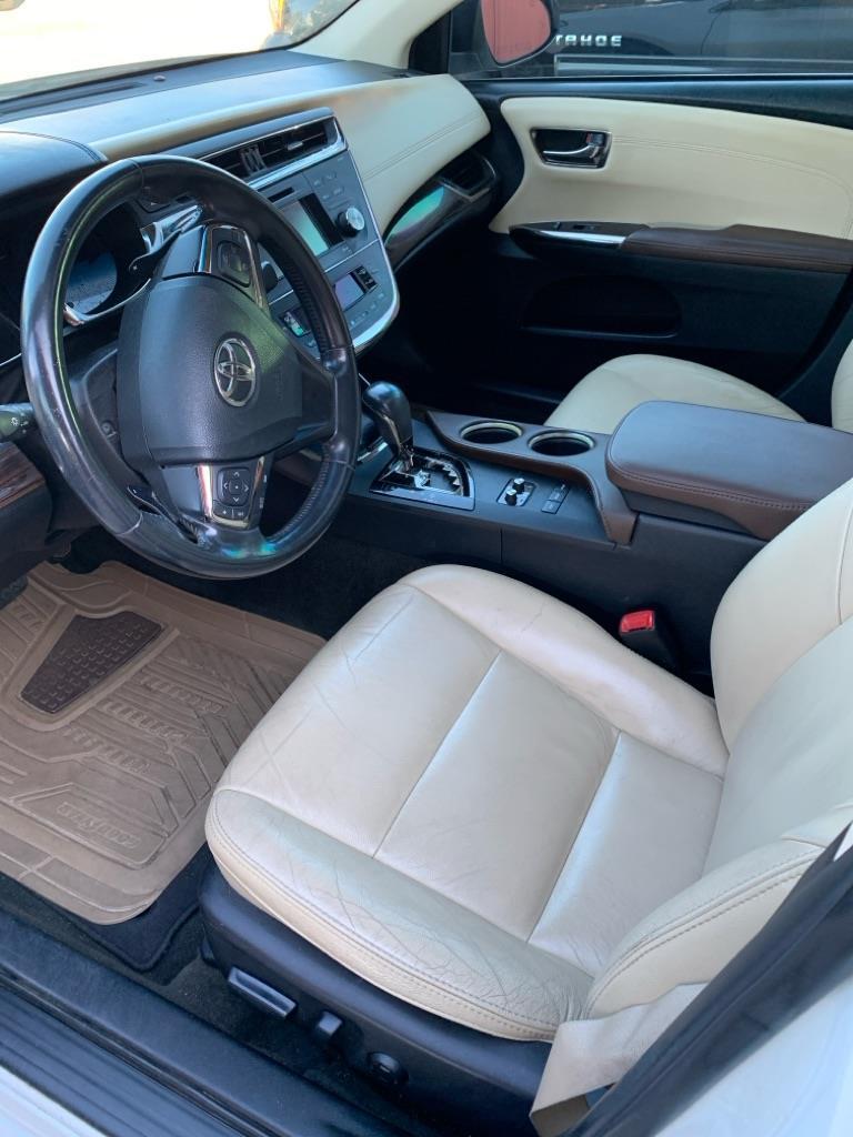 Toyota Avalon  2013