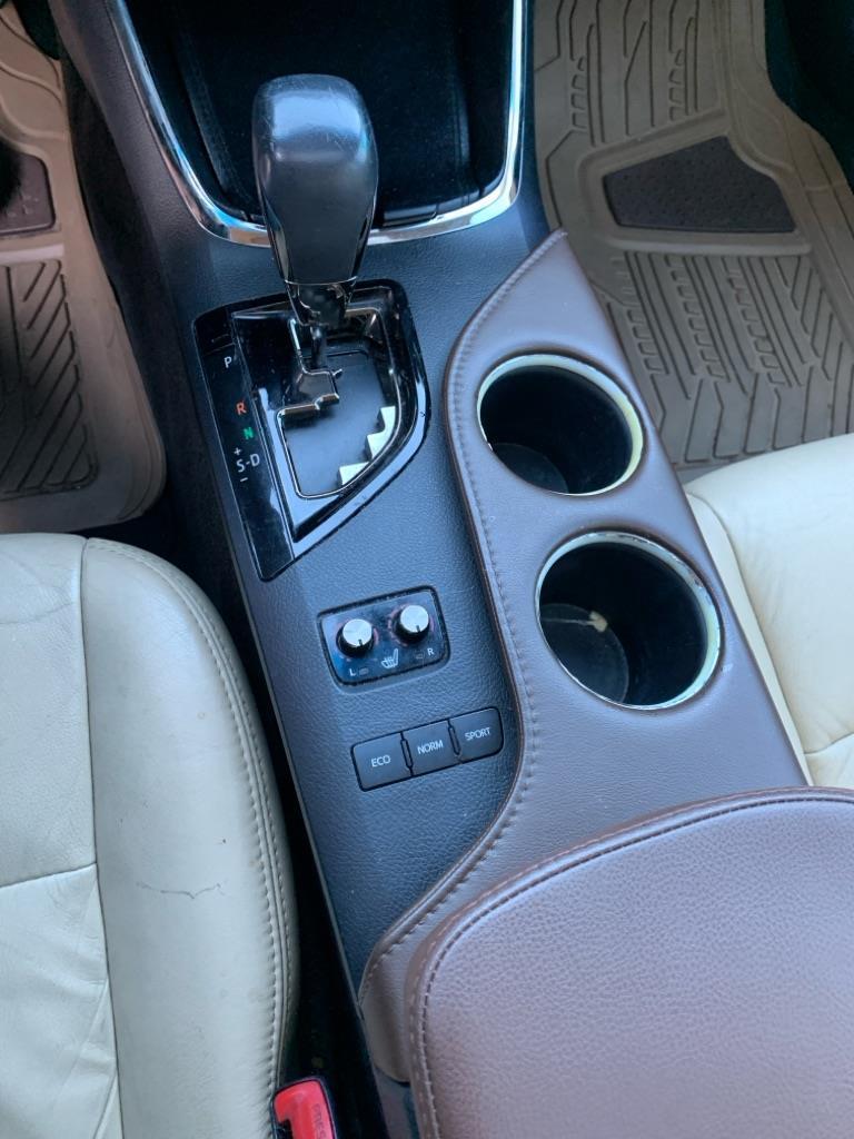 Toyota Avalon  2013
