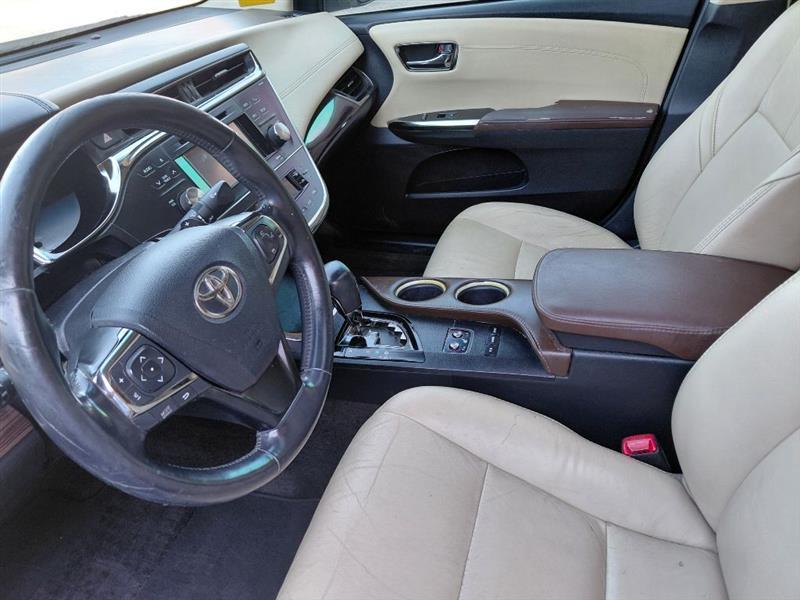 Toyota Avalon photo 2
