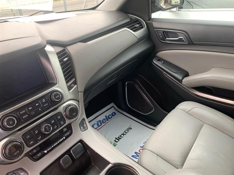 Chevrolet Suburban  2015