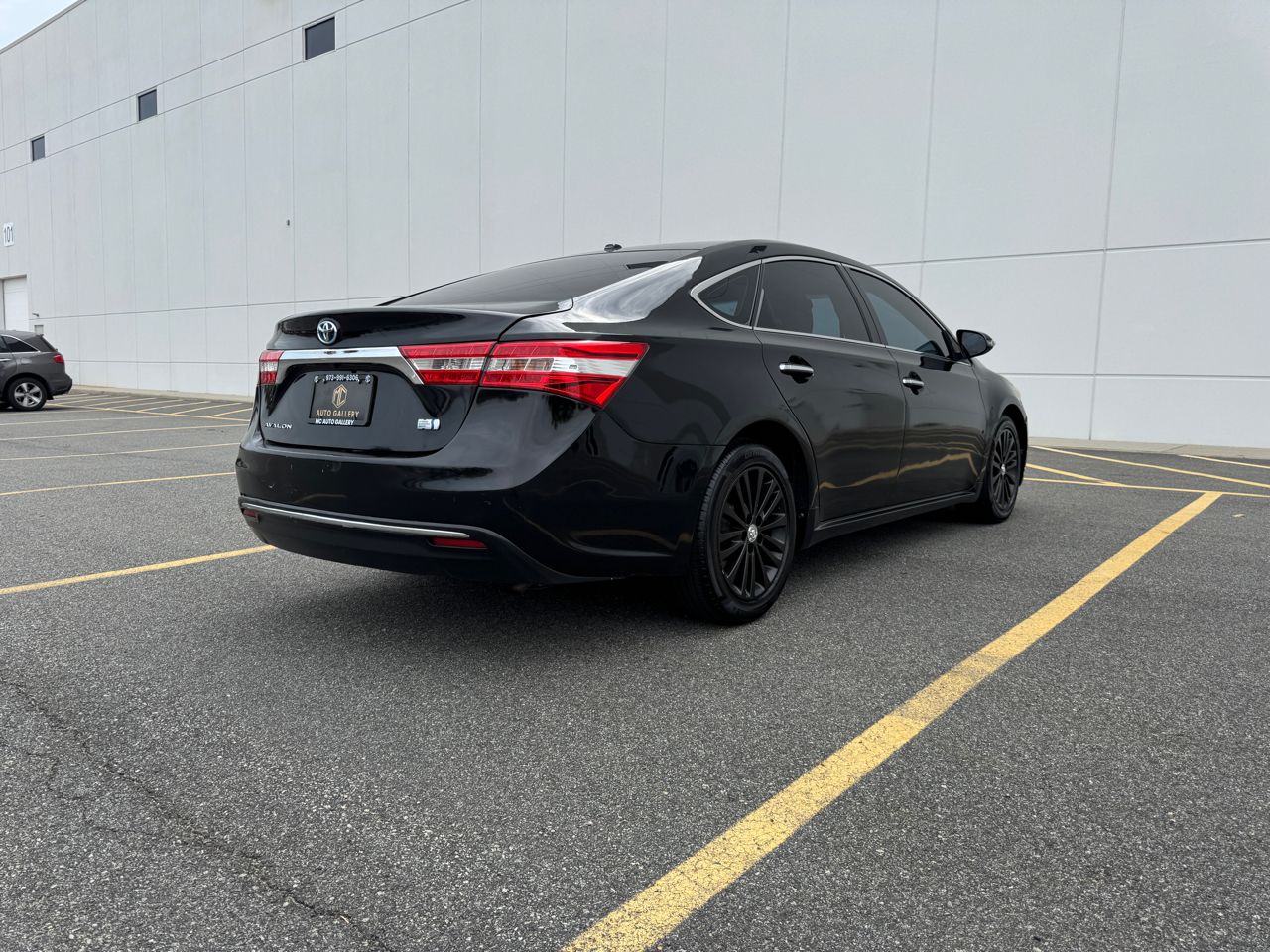 Toyota Avalon Hybrid XLE Premium 2015