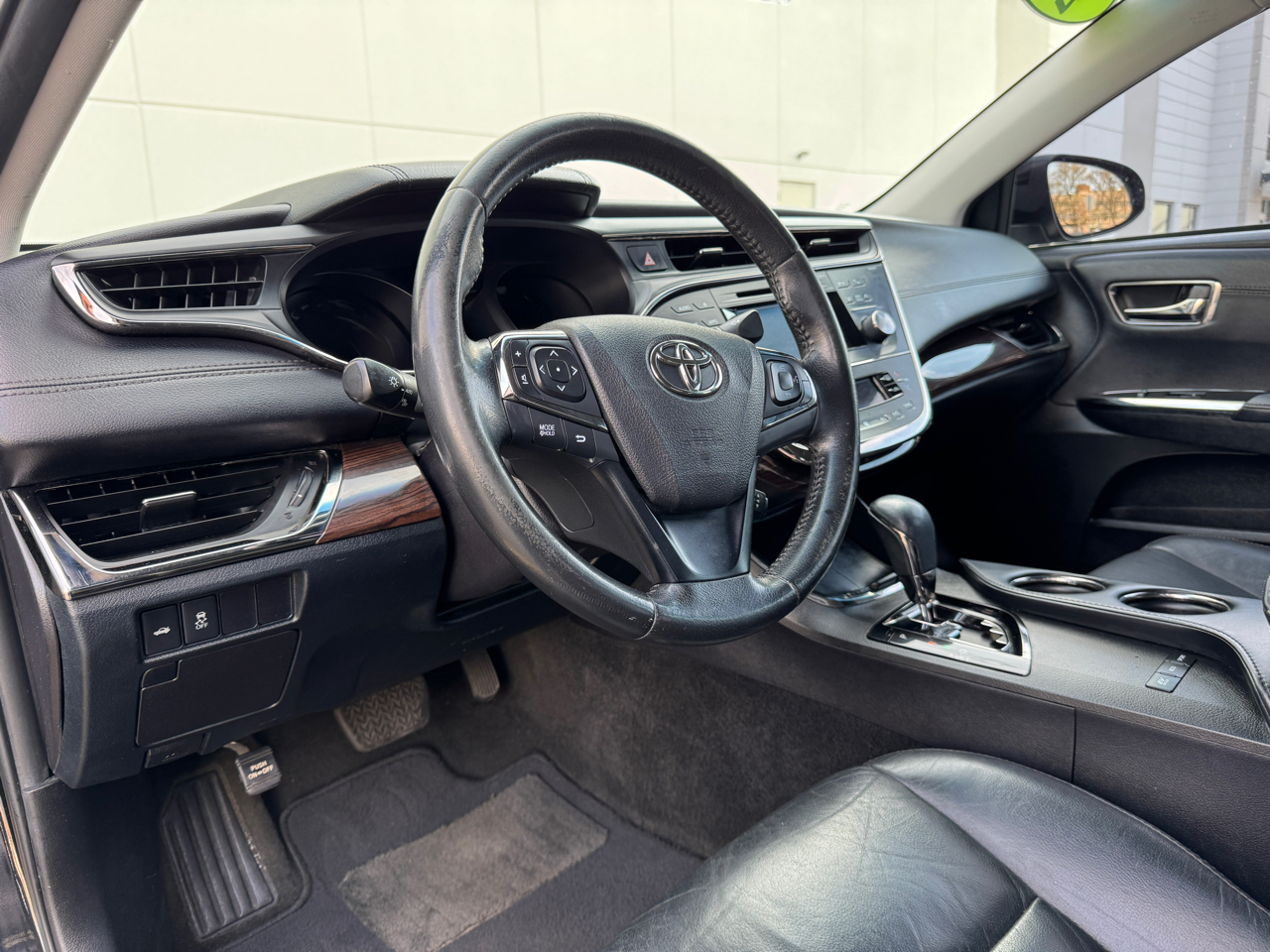 Toyota Avalon Hybrid XLE Premium 2015