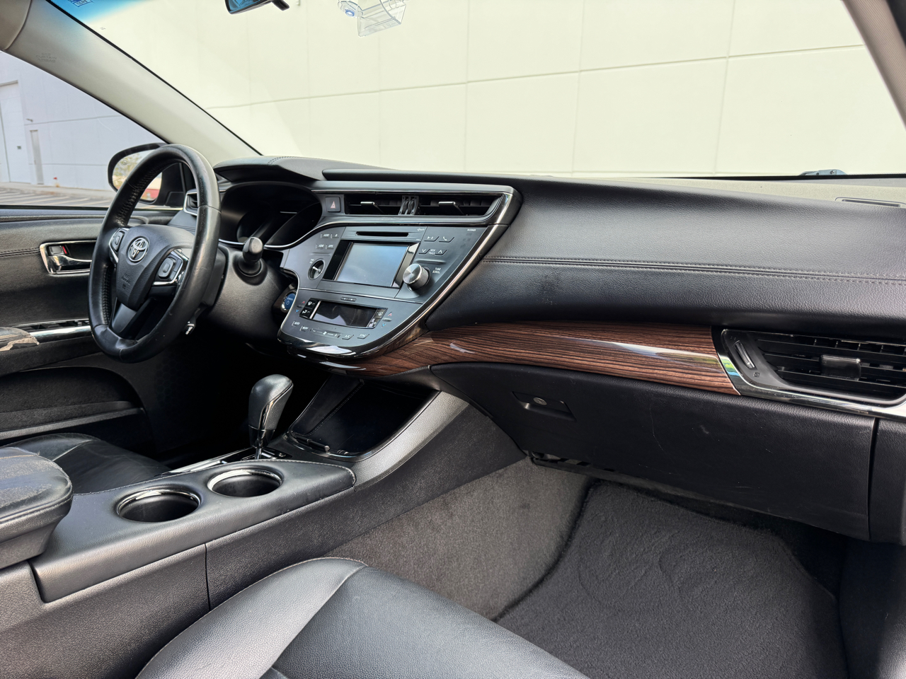 Toyota Avalon Hybrid XLE Premium 2015
