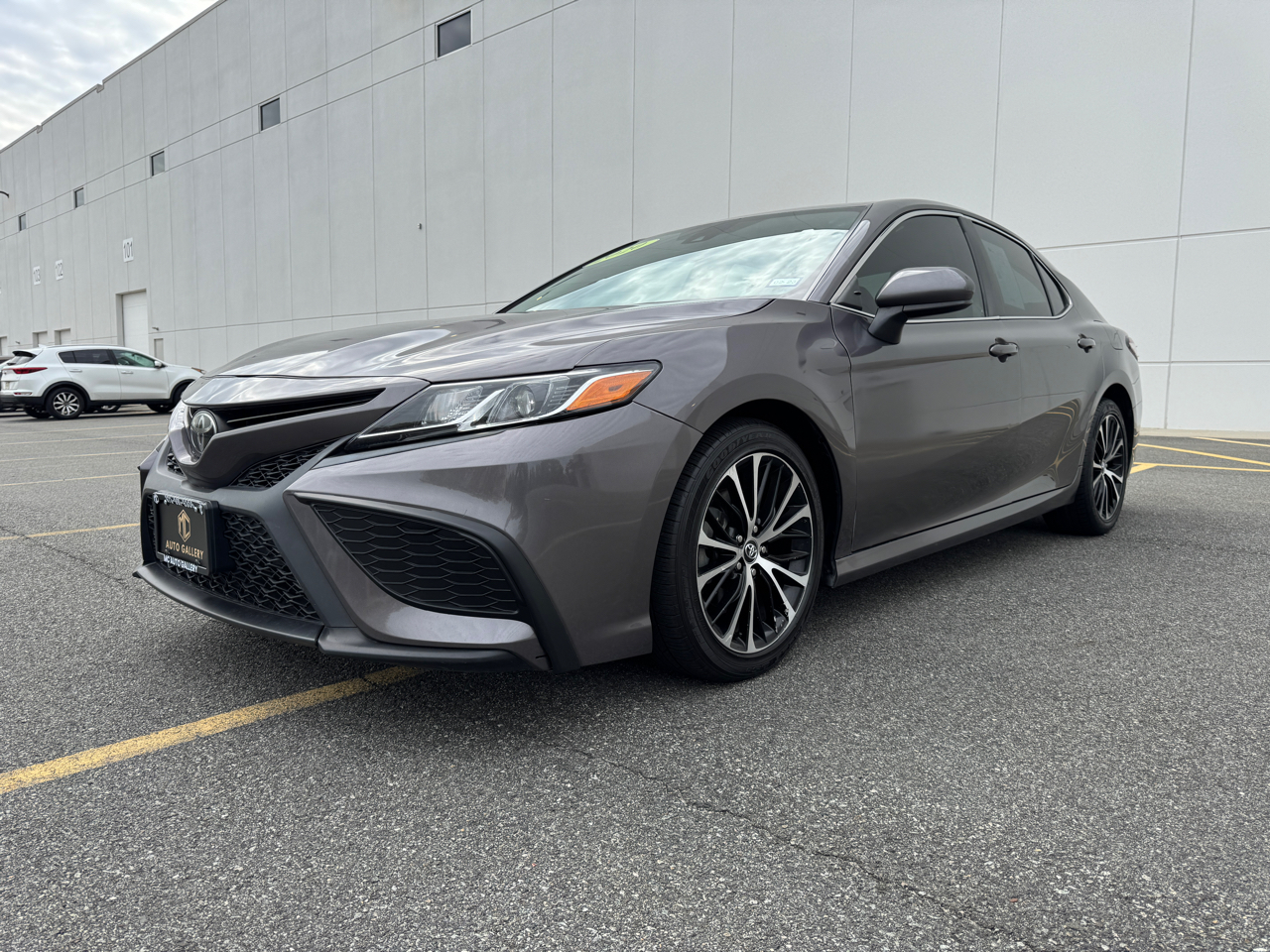 Toyota Camry SE 2020
