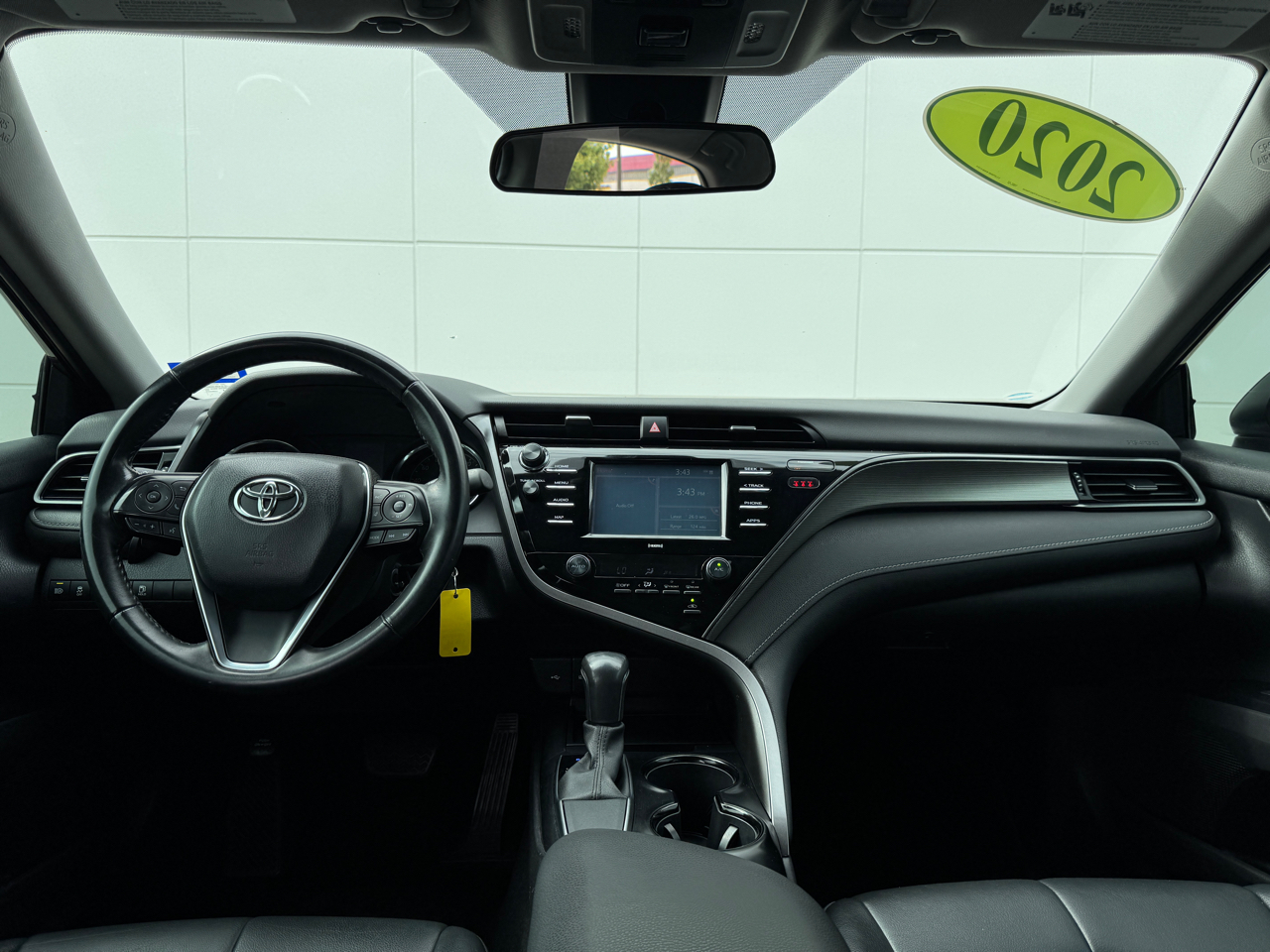 Toyota Camry SE 2020
