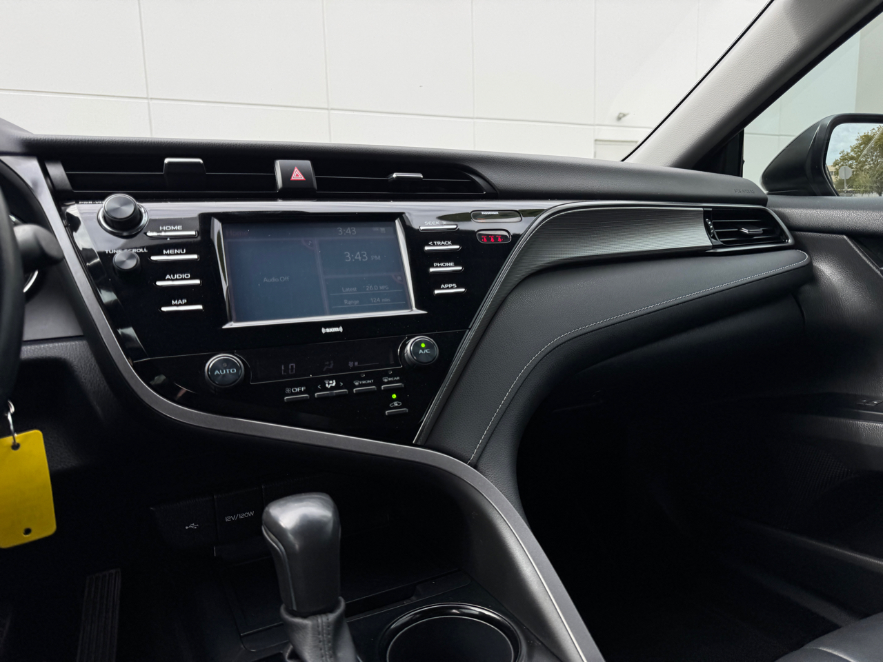 Toyota Camry SE 2020