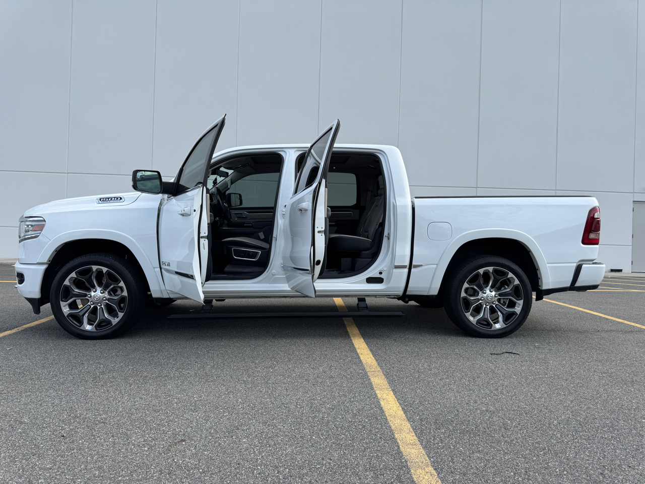 RAM 1500 Limited Crew Cab SWB 4WD 2023