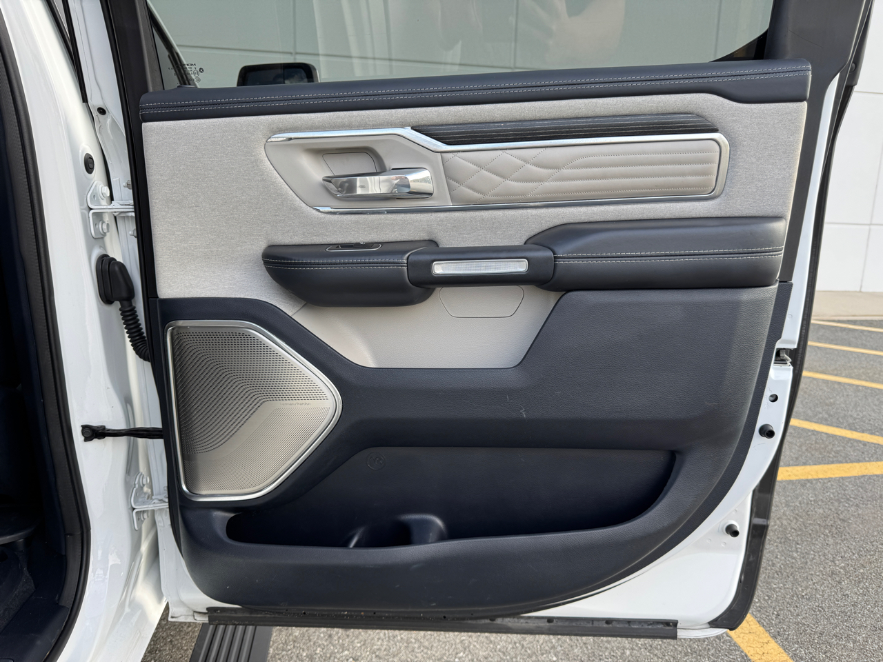 RAM 1500 Limited Crew Cab SWB 4WD 2023