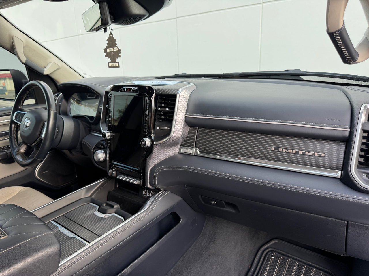 RAM 1500 Limited Crew Cab SWB 4WD 2023