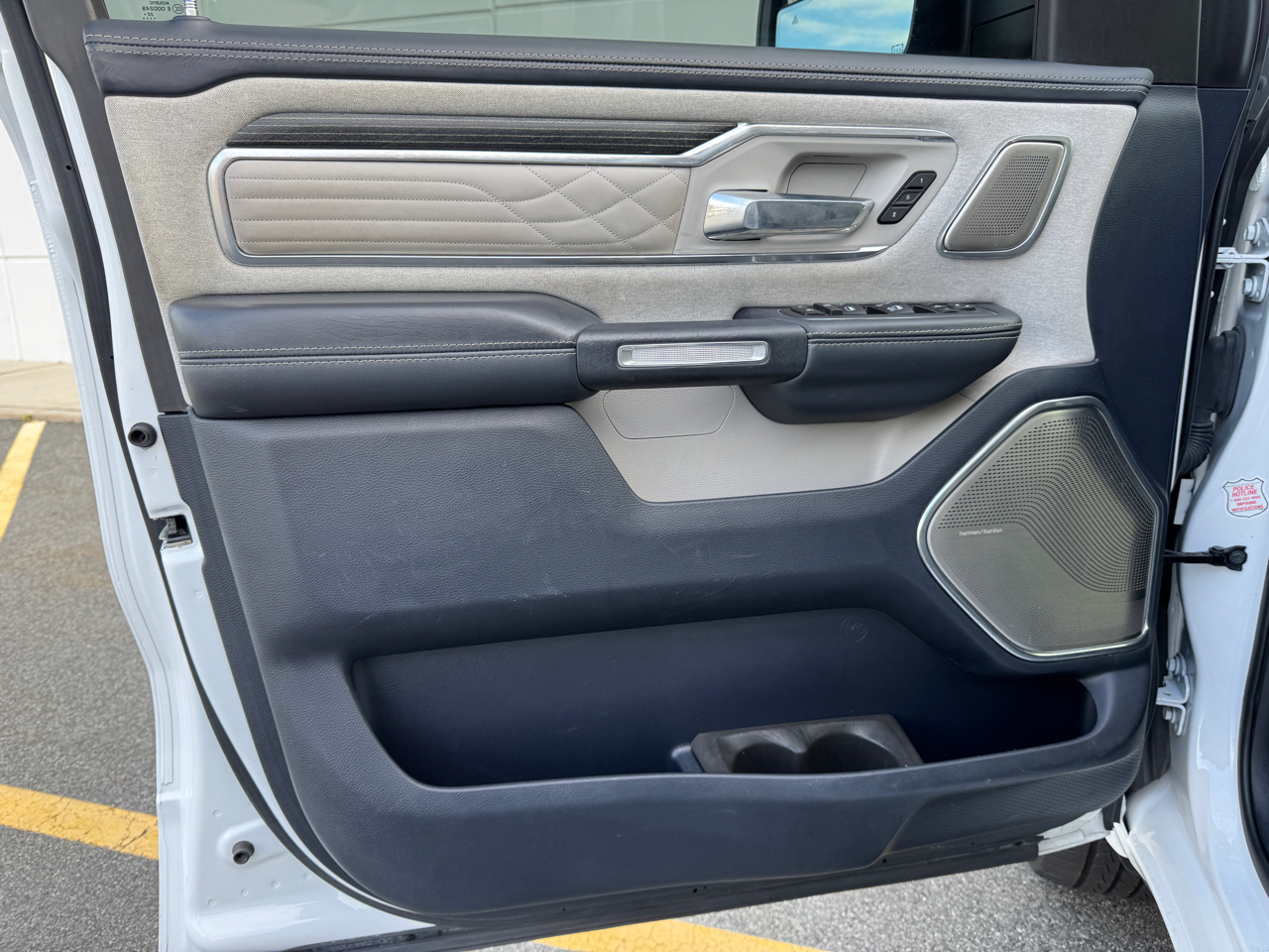 RAM 1500 Limited Crew Cab SWB 4WD 2023