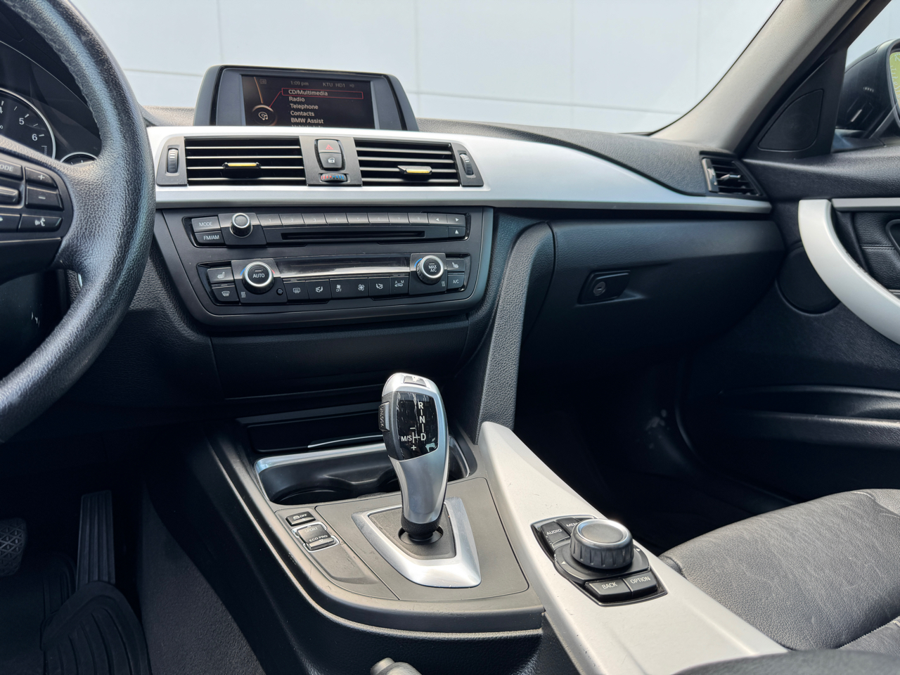 BMW 5-Series 528i xDrive 2013