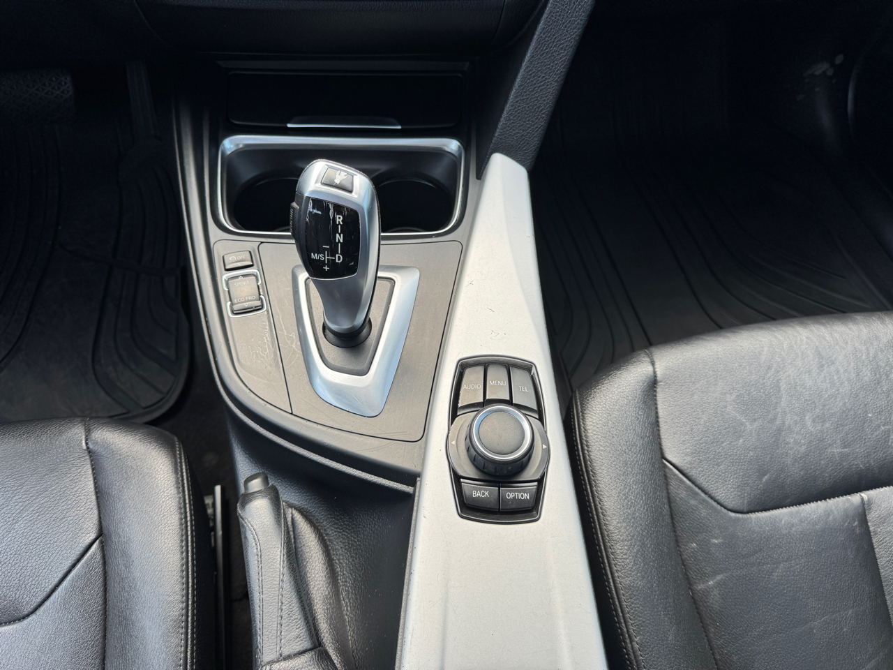 BMW 5-Series 528i xDrive 2013