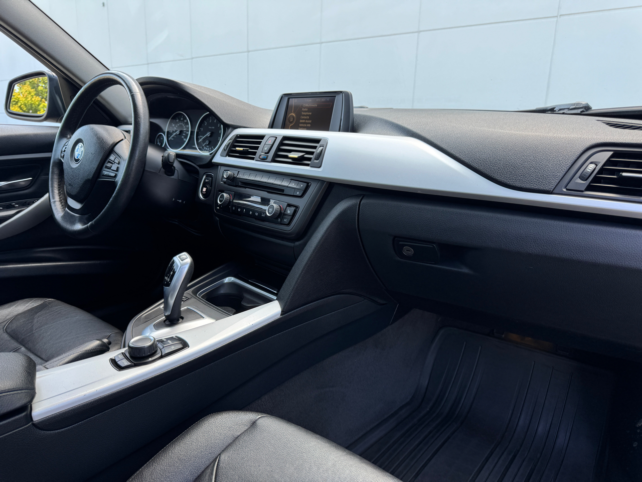 BMW 5-Series 528i xDrive 2013
