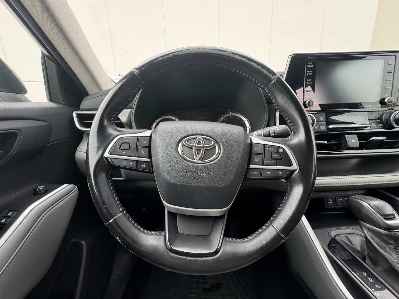 Toyota Highlander LE FWD V6 2022